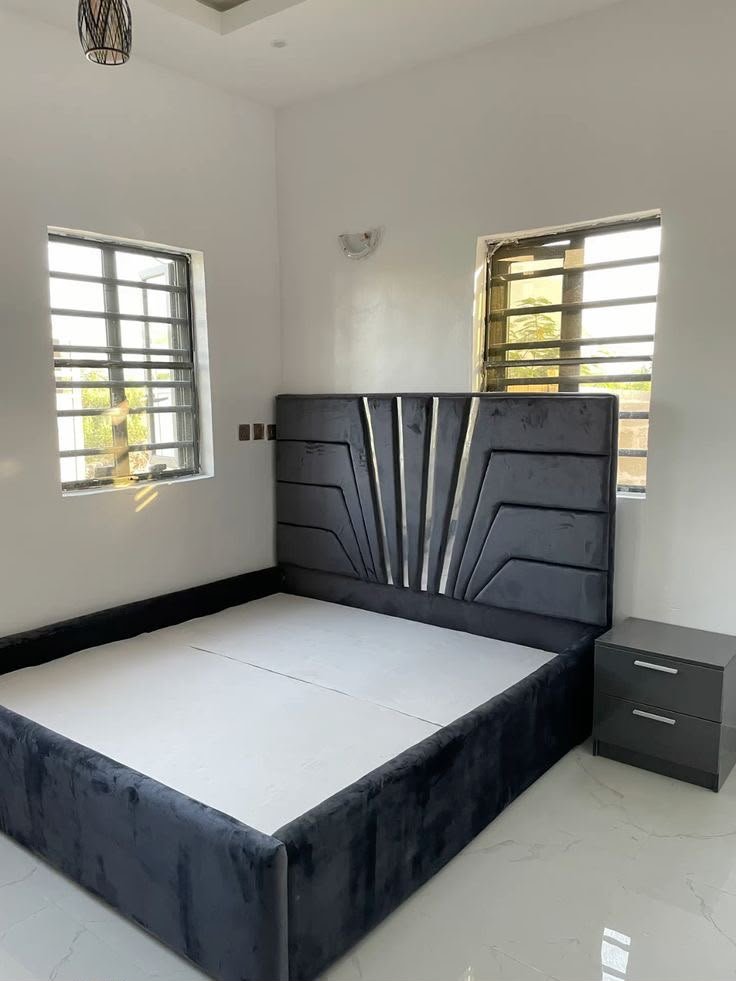 Luxury bed frame 6by6